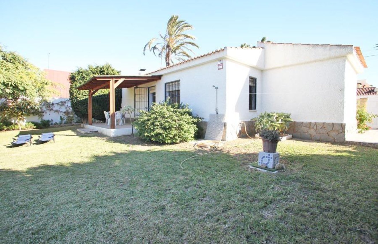 Resale - Chalet - Torrevieja - Los Frutales