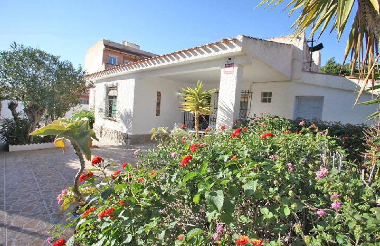Resale - Chalet - Torrevieja - Los Frutales