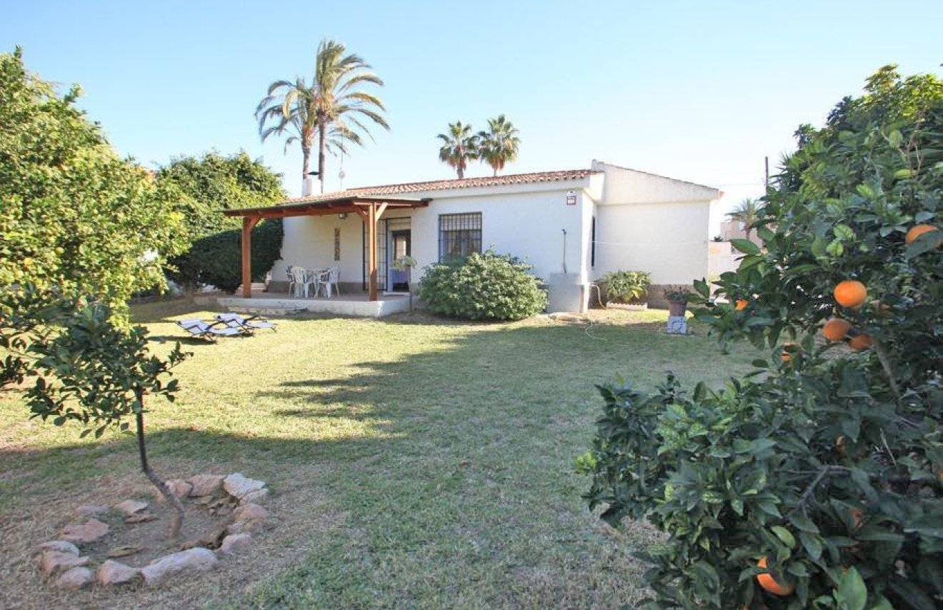 Resale - Chalet - Torrevieja - Los Frutales