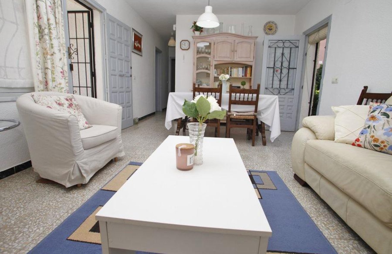 Resale - Chalet - Torrevieja - Los Frutales