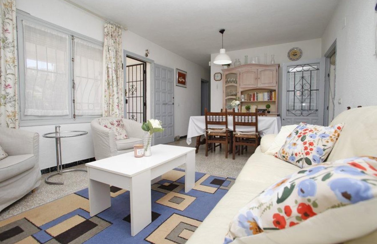 Resale - Chalet - Torrevieja - Los Frutales