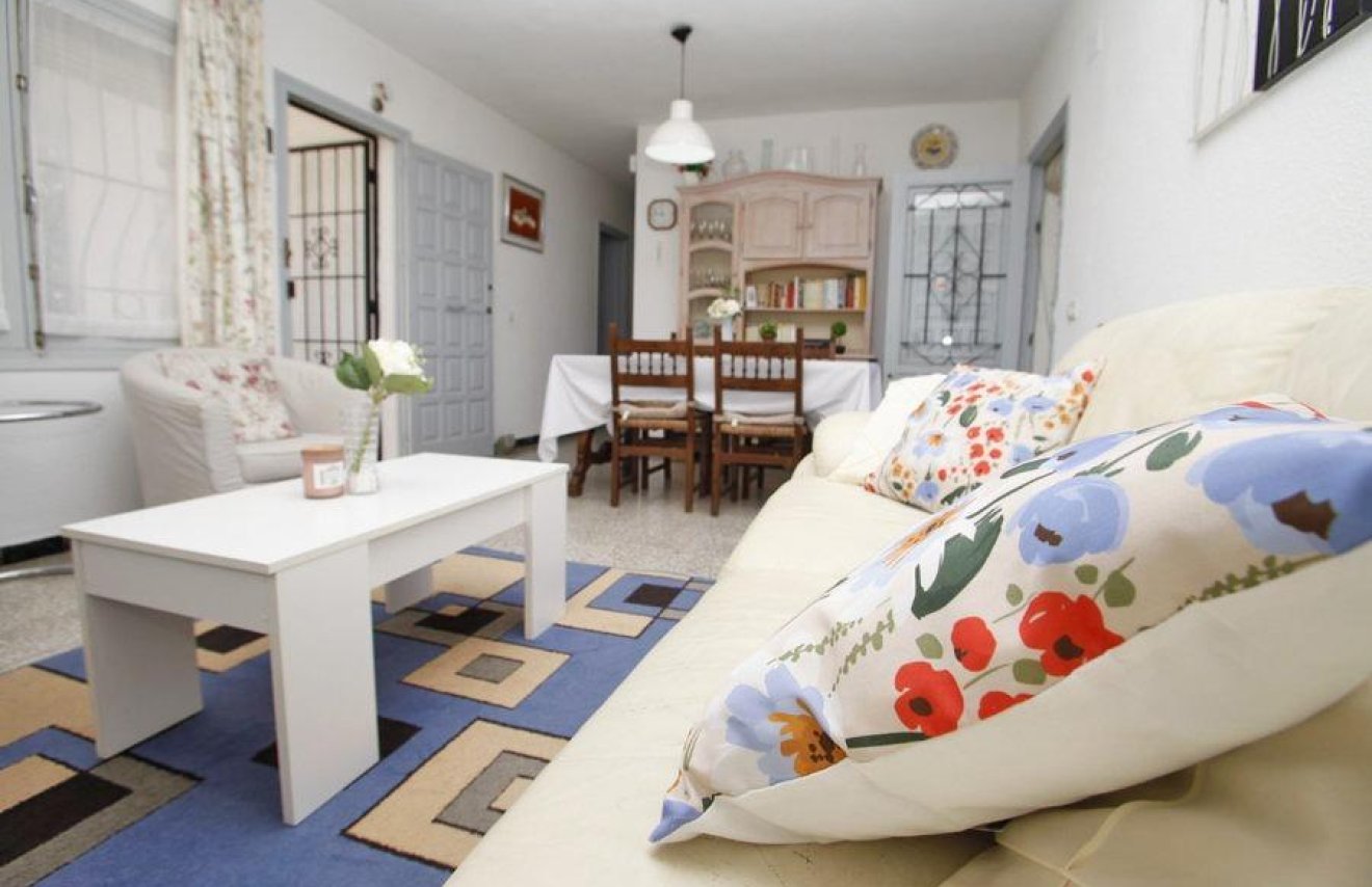 Resale - Chalet - Torrevieja - Los Frutales