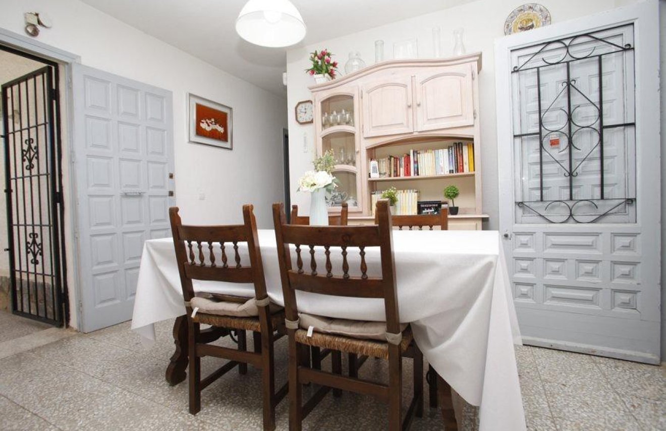 Resale - Chalet - Torrevieja - Los Frutales