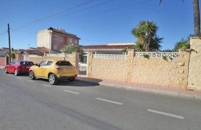 Resale - Chalet - Torrevieja - Los Frutales