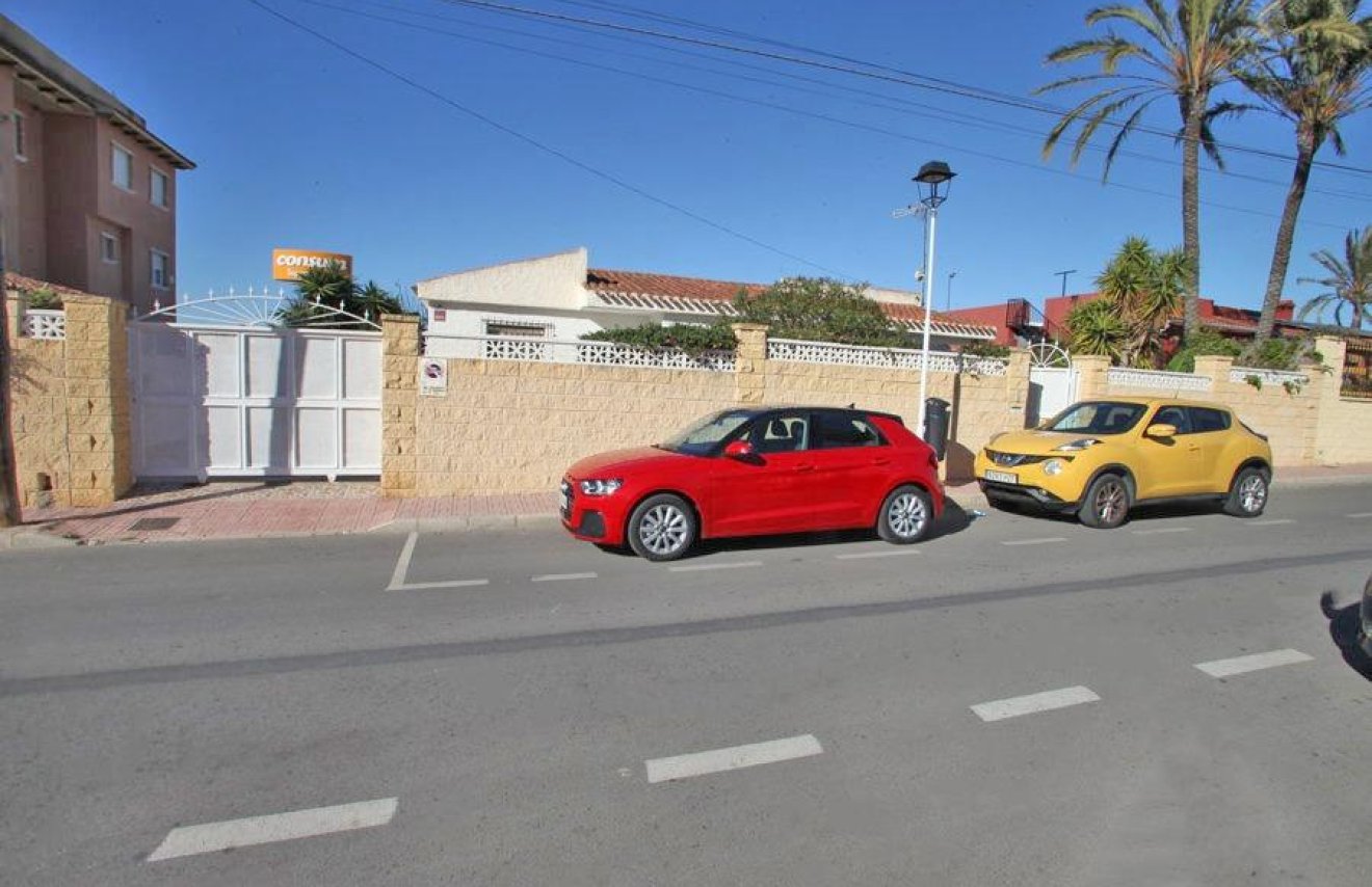 Resale - Chalet - Torrevieja - Los Frutales