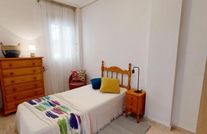 Resale - Planta baja - Torrevieja - Estacion de autobuses