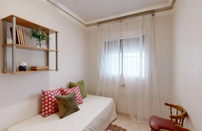 Resale - Planta baja - Torrevieja - Estacion de autobuses