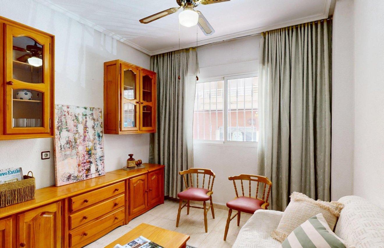 Resale - Planta baja - Torrevieja - Estacion de autobuses