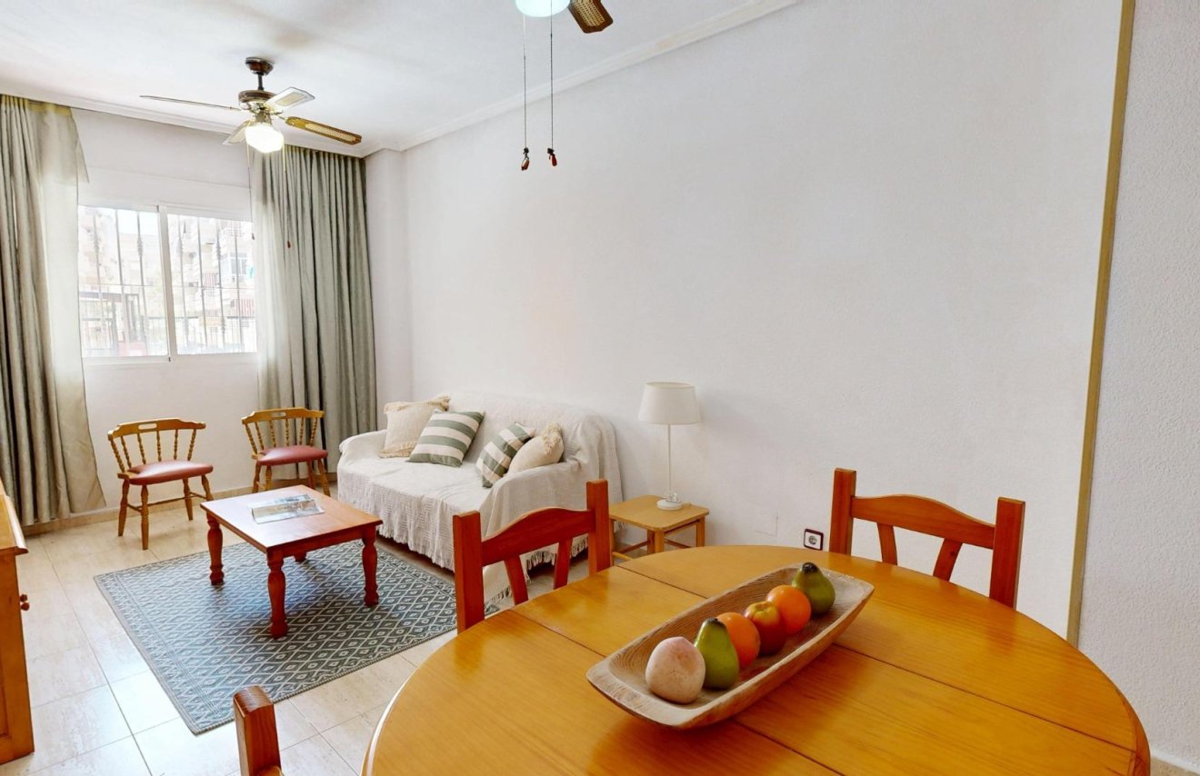 Resale - Planta baja - Torrevieja - Estacion de autobuses