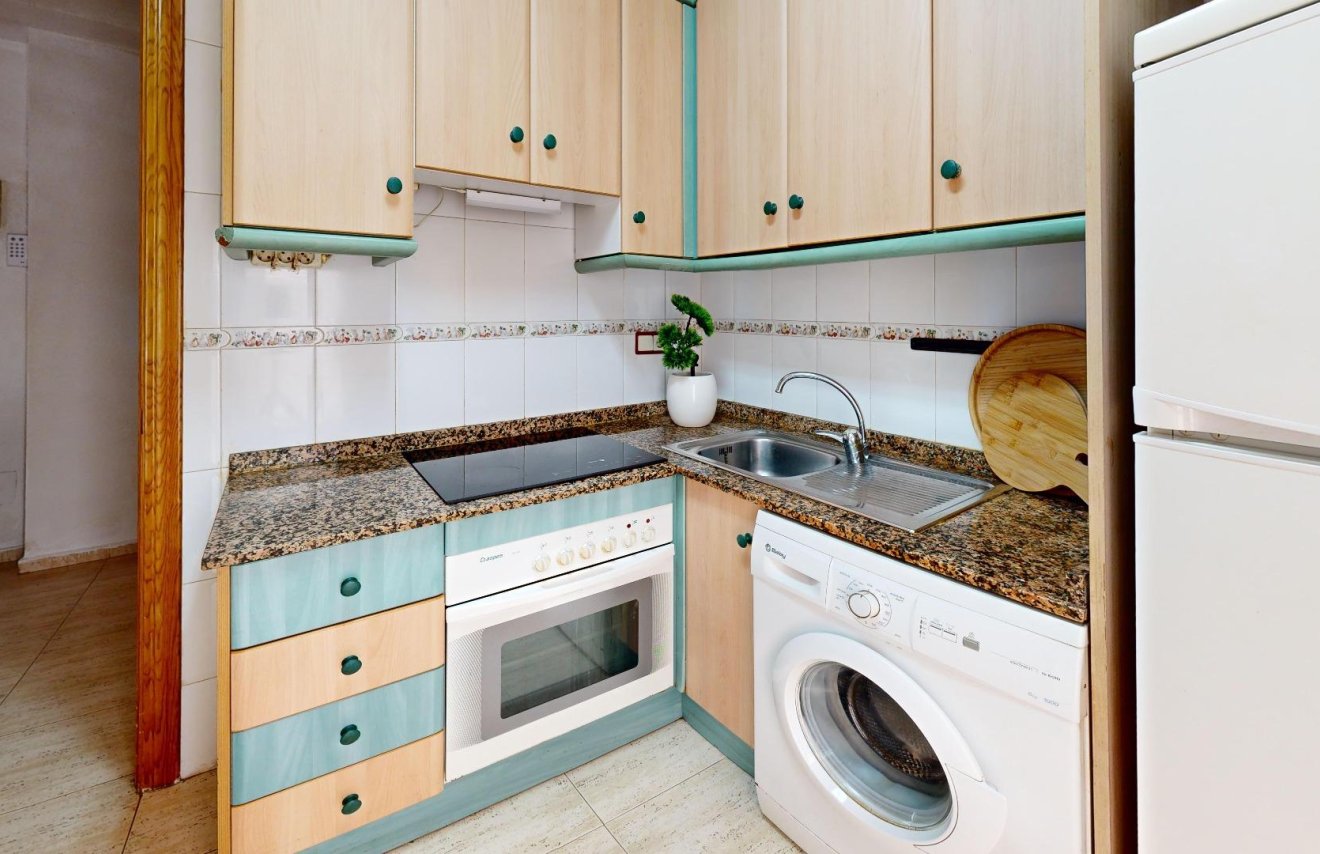 Resale - Planta baja - Torrevieja - Estacion de autobuses