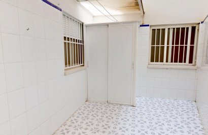 Resale - Planta baja - Torrevieja - Estacion de autobuses