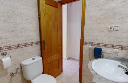 Resale - Planta baja - Torrevieja - Estacion de autobuses