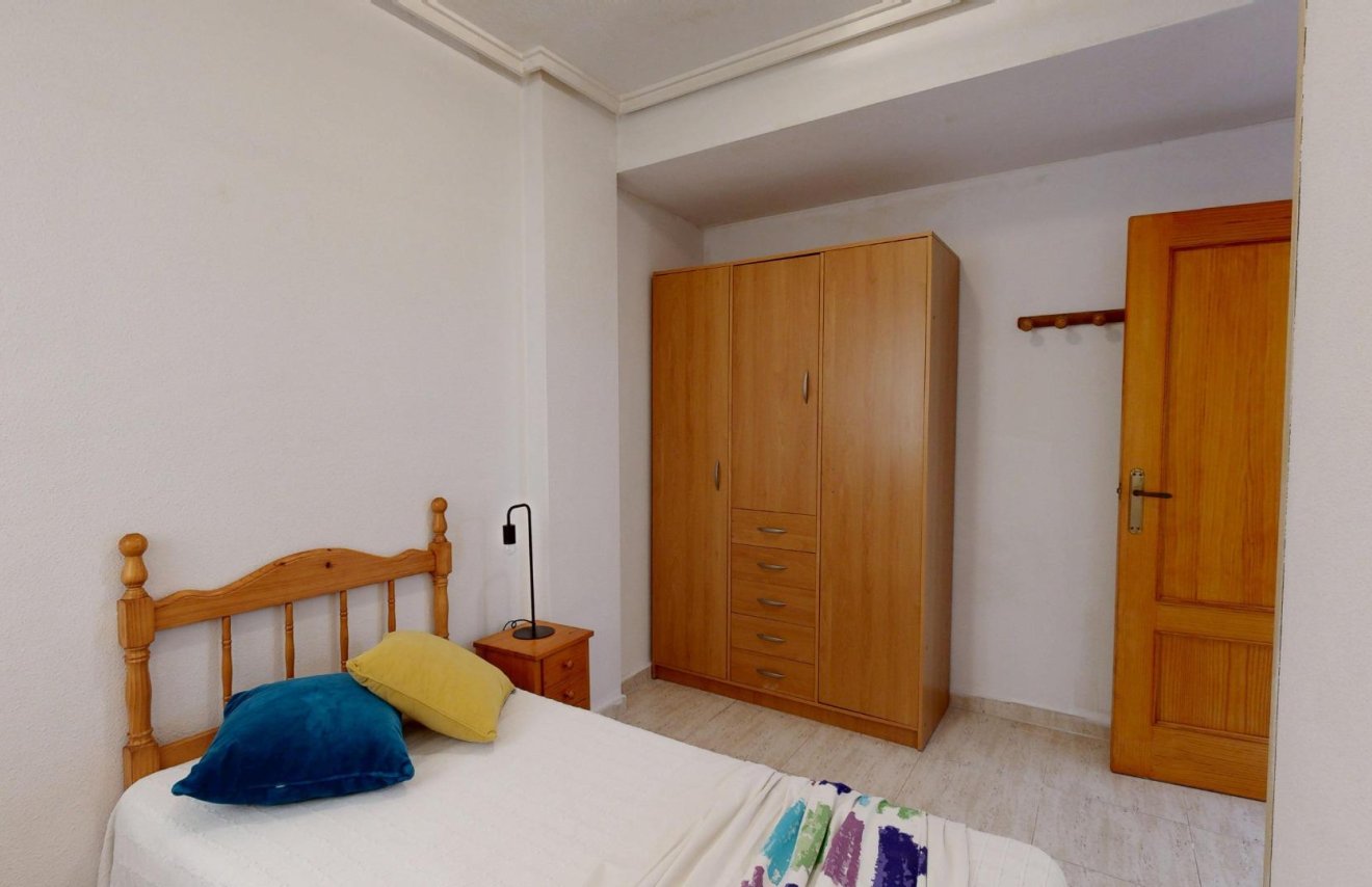 Resale - Planta baja - Torrevieja - Estacion de autobuses