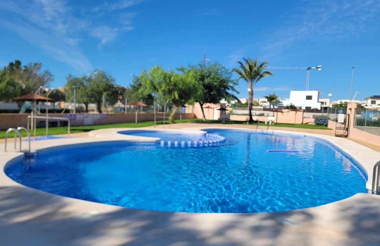 Reventa - Adosado - Los Montesinos - Los Montesinos - Urb. La Herrada