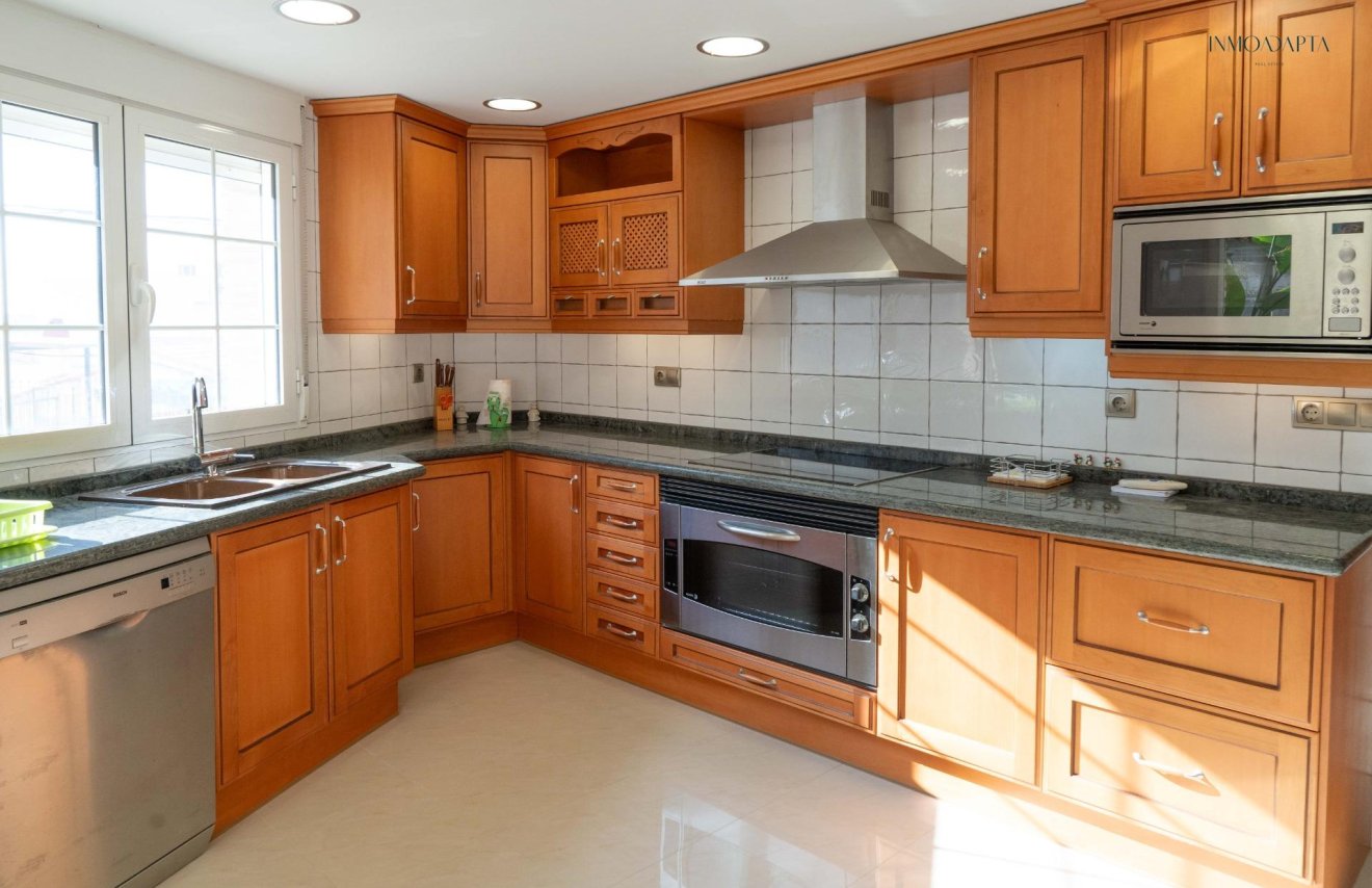 Reventa - Casa - Redován