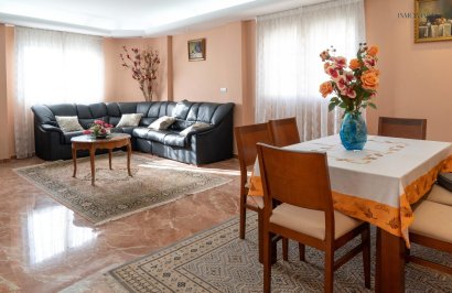 Reventa - Casa - Redován