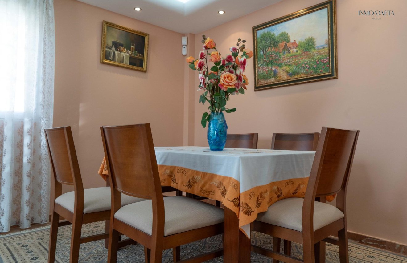 Reventa - Casa - Redován