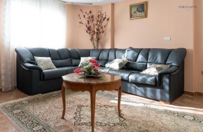 Reventa - Casa - Redován