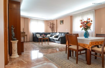 Reventa - Casa - Redován