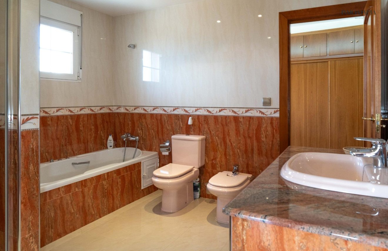 Reventa - Casa - Redován