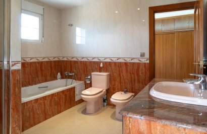 Reventa - Casa - Redován