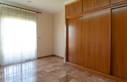 Reventa - Casa - Redován