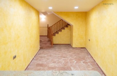 Reventa - Casa - Redován