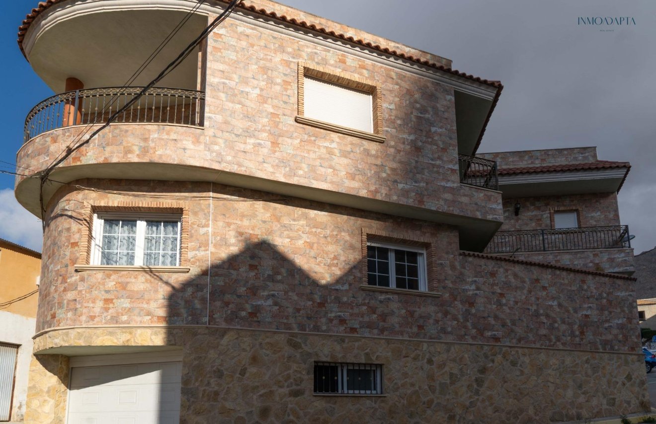 Reventa - Casa - Redován