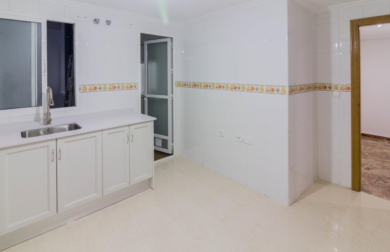 Reventa - Piso - Orihuela - Barrio de la Ocarasa