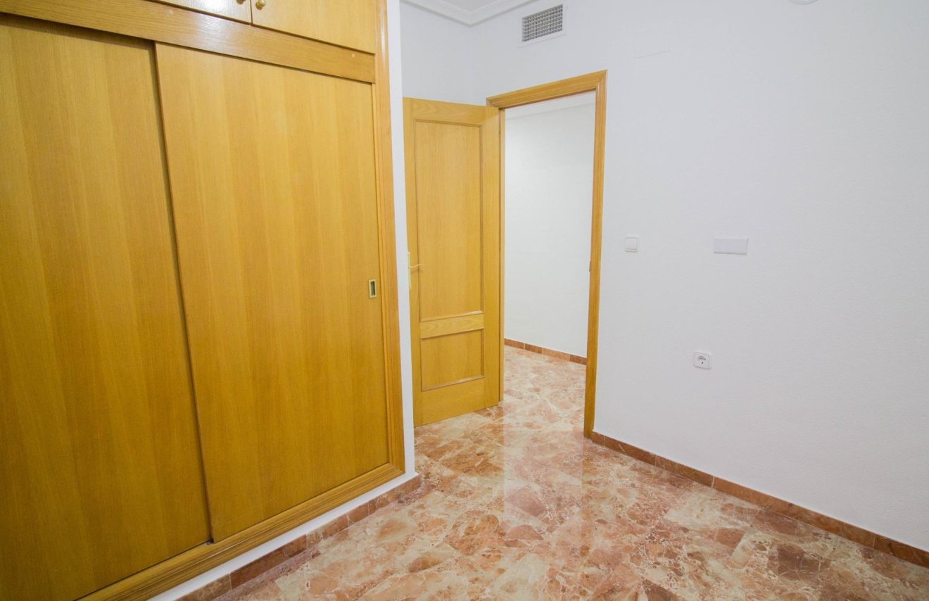 Reventa - Piso - Orihuela - Barrio de la Ocarasa