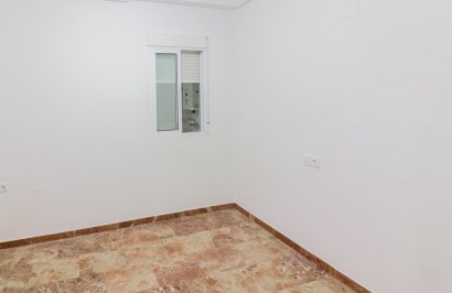 Reventa - Piso - Orihuela - Barrio de la Ocarasa