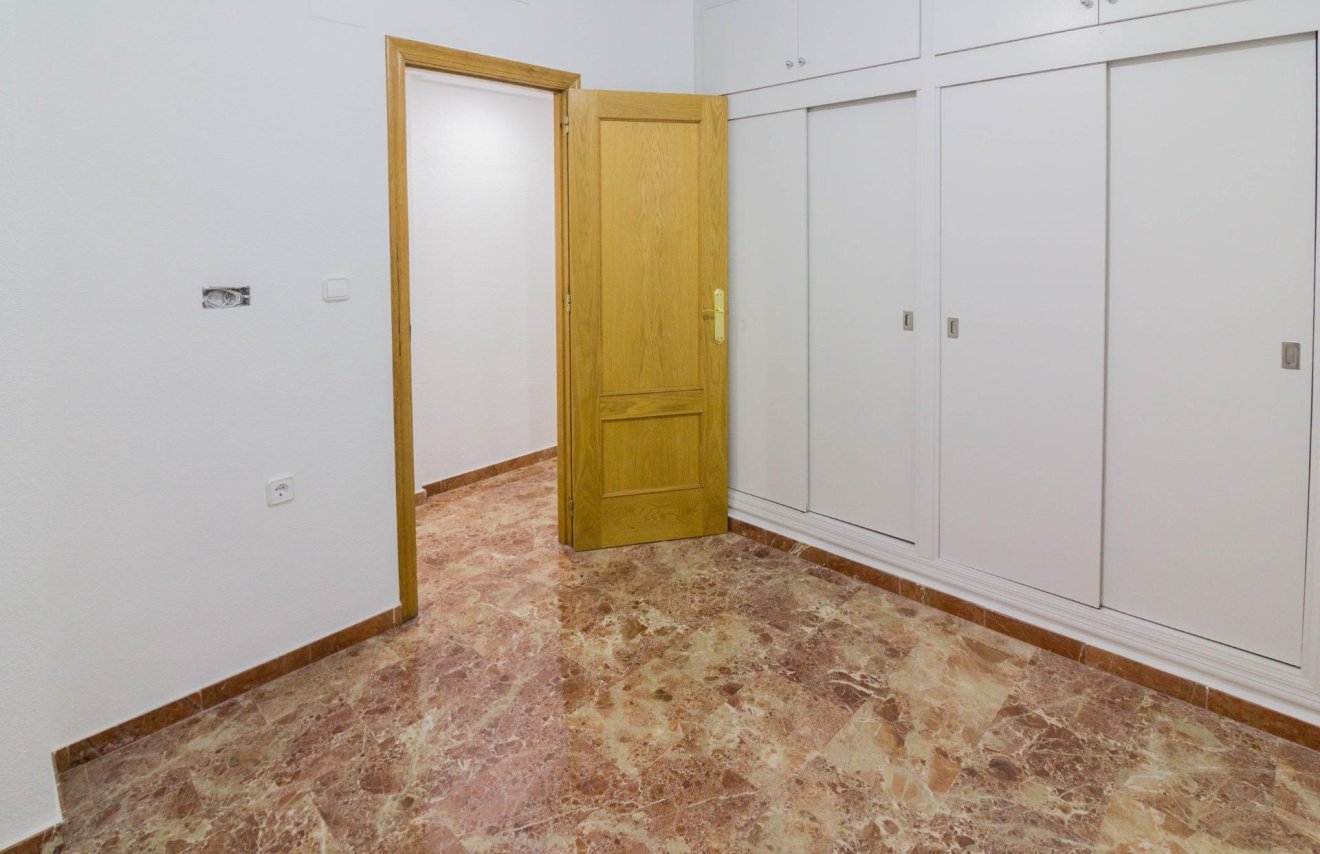 Reventa - Piso - Orihuela - Barrio de la Ocarasa