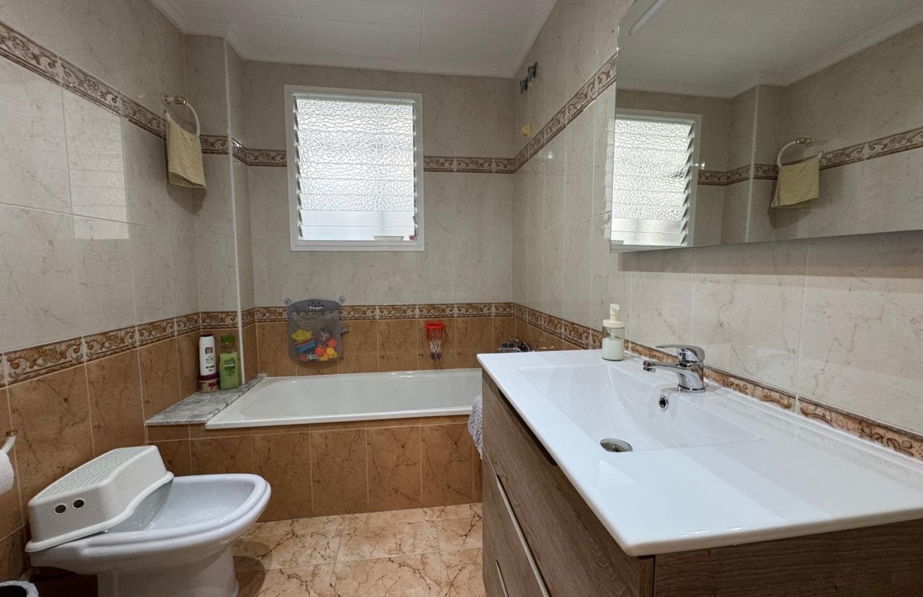 Location à long terme - Piso - Redován