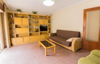 Alquiler a largo plazo - Piso - Torrevieja - Paseo maritimo