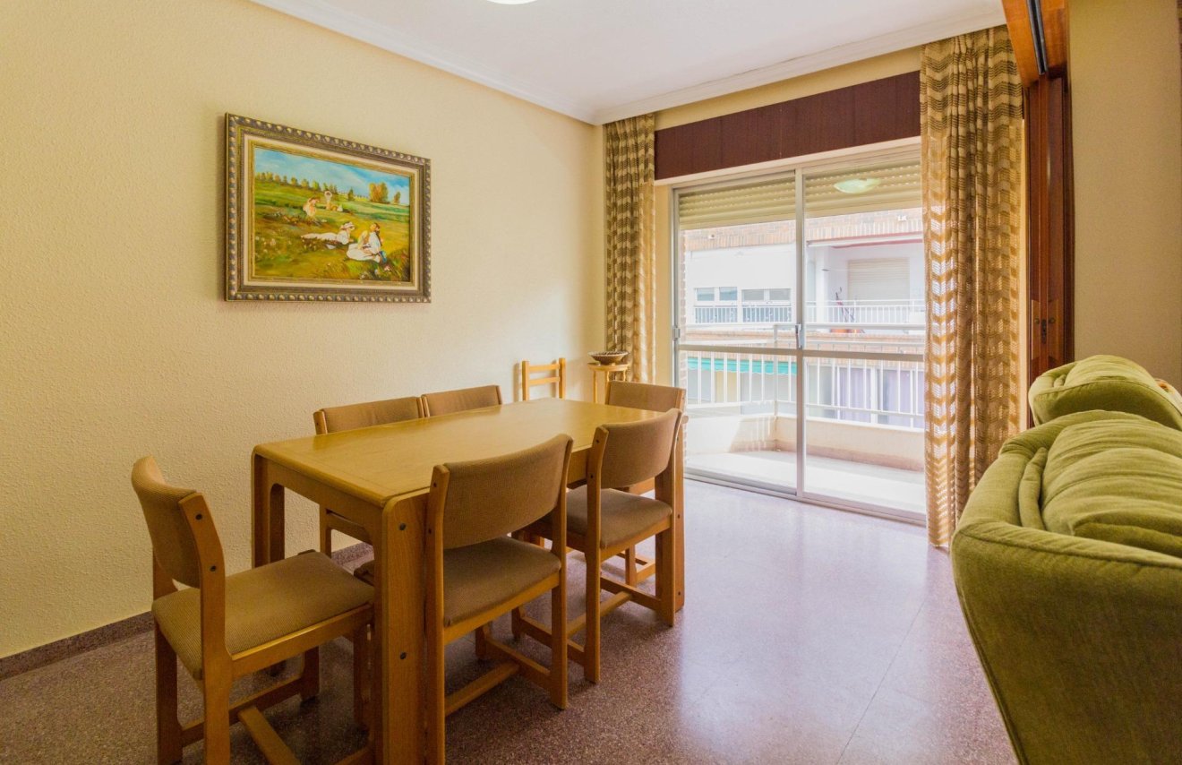 Alquiler a largo plazo - Piso - Torrevieja - Paseo maritimo