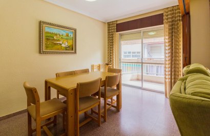 Alquiler a largo plazo - Piso - Torrevieja - Paseo maritimo