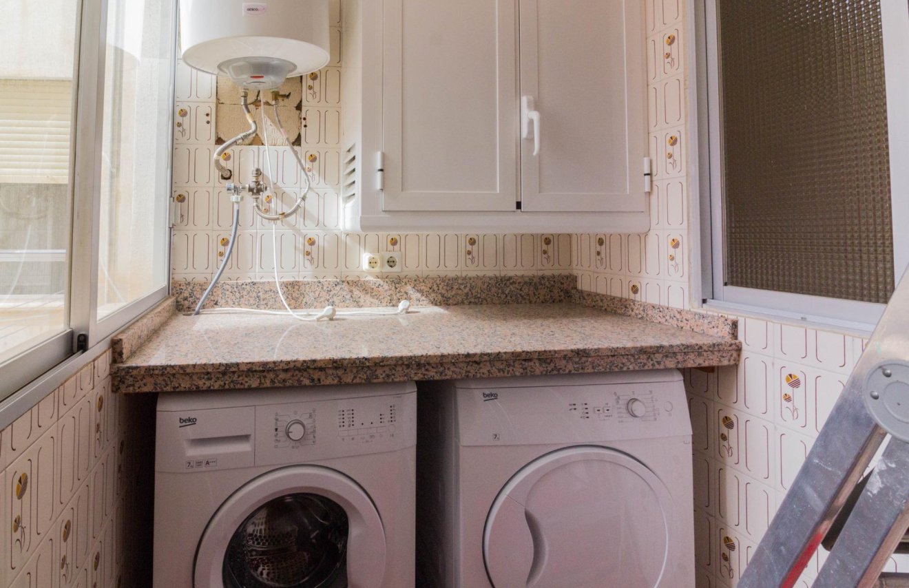 Alquiler a largo plazo - Piso - Torrevieja - Paseo maritimo