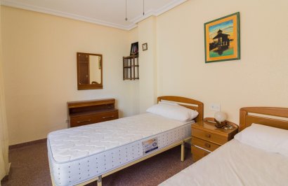 Alquiler a largo plazo - Piso - Torrevieja - Paseo maritimo