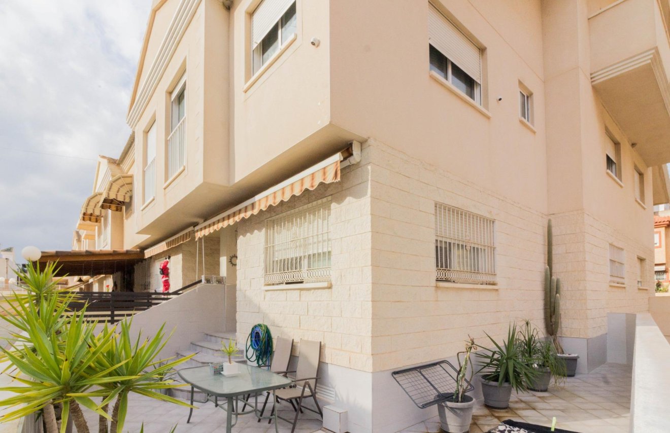 Reventa - Adosado - Redován