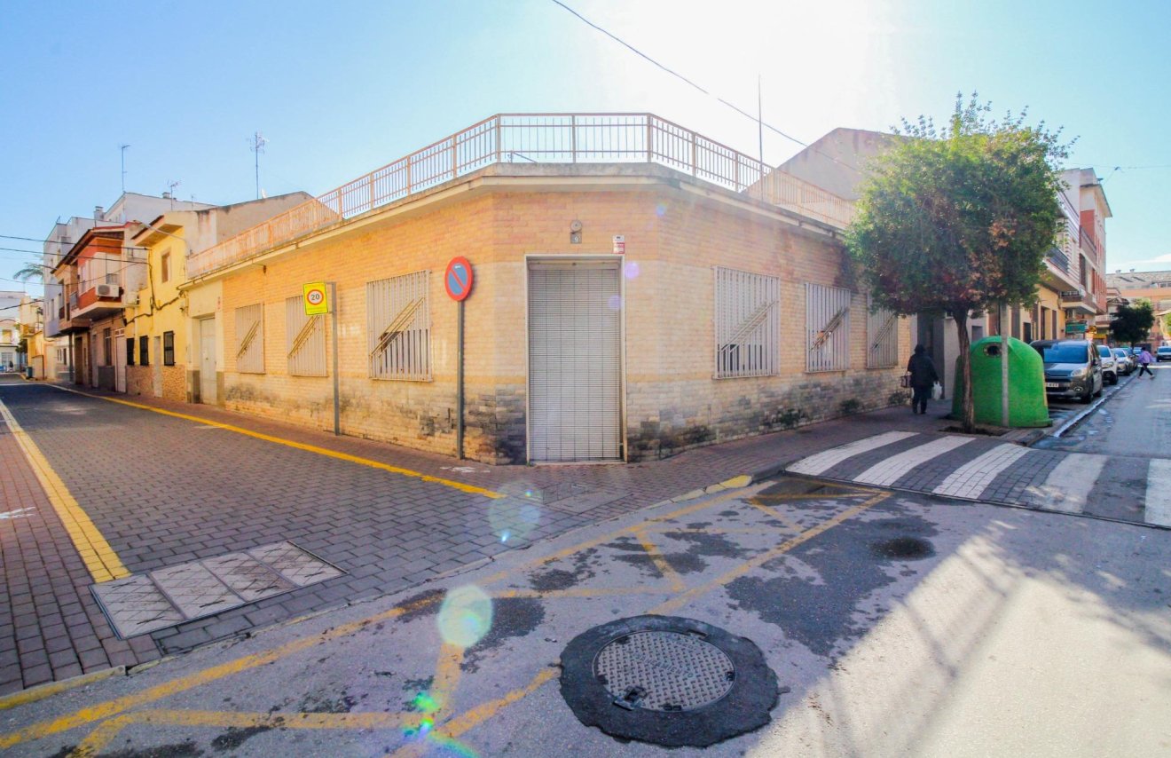 Reventa - Casa - Beniel - CENTRO