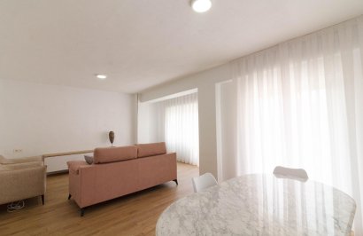 Alquiler a largo plazo - Piso - Orihuela - Zona Centro