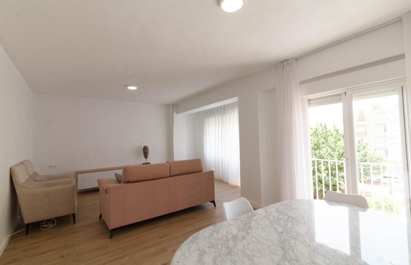 Alquiler a largo plazo - Piso - Orihuela - Zona Centro