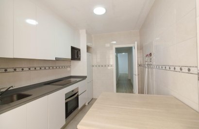 Alquiler a largo plazo - Piso - Orihuela - Zona Centro