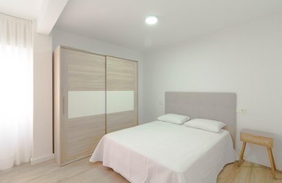 Alquiler a largo plazo - Piso - Orihuela - Zona Centro