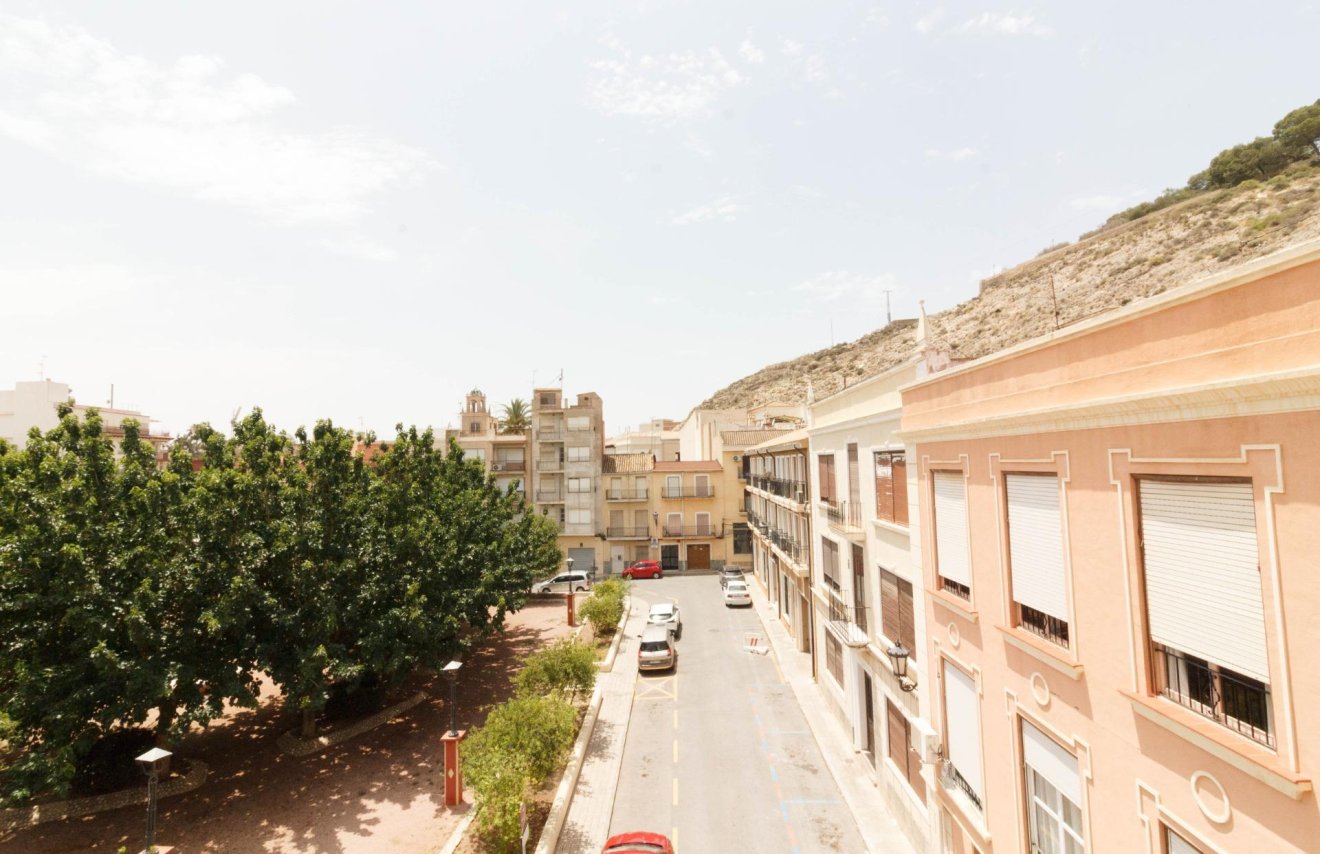 Alquiler a largo plazo - Piso - Orihuela - Zona Centro