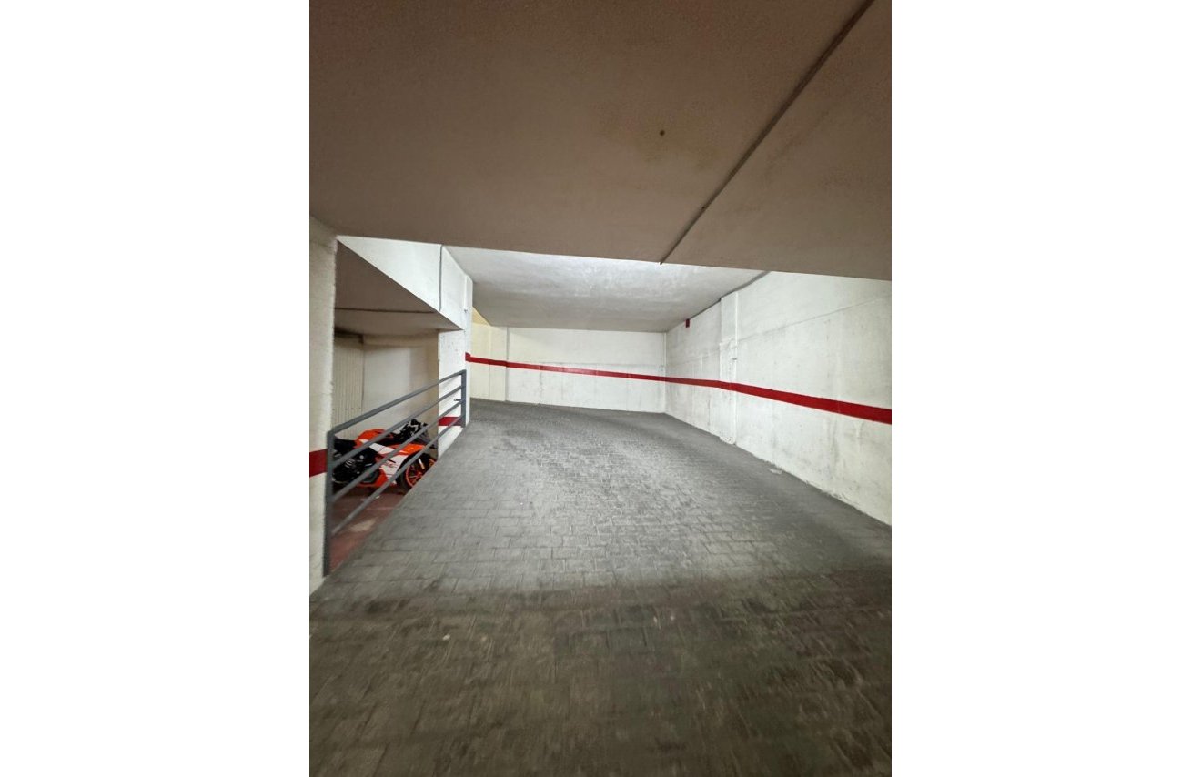 Resale - Garage - Callosa de Segura - Comunidad valenciana