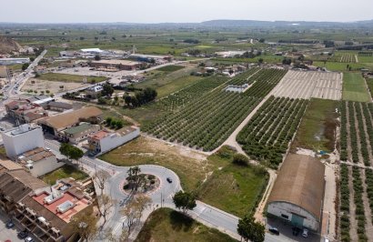 Reventa - Terreno urbano - Redován - Carretera