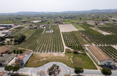 Reventa - Terreno urbano - Redován - Carretera