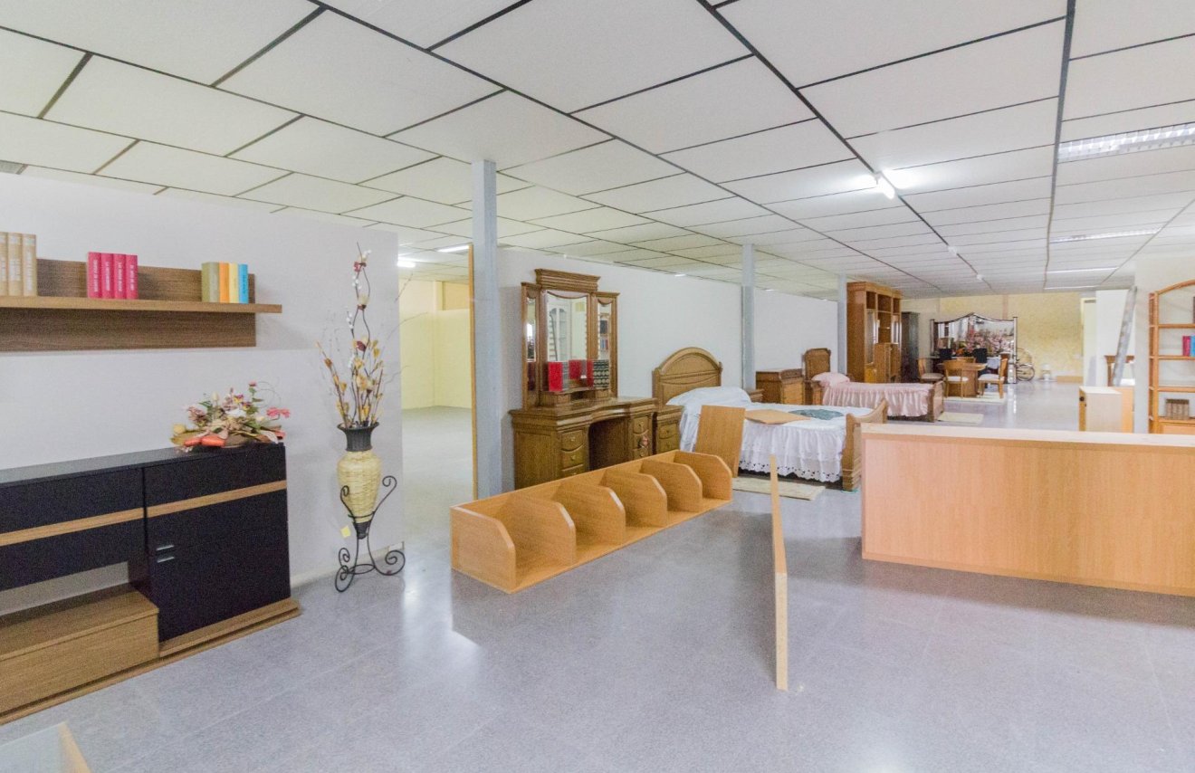Reventa - Nave industrial - Callosa de Segura - Barrio el Palmeral
