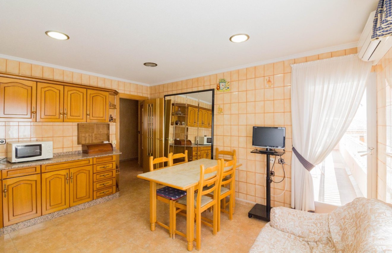 Reventa - Piso - Redován - CENTRO